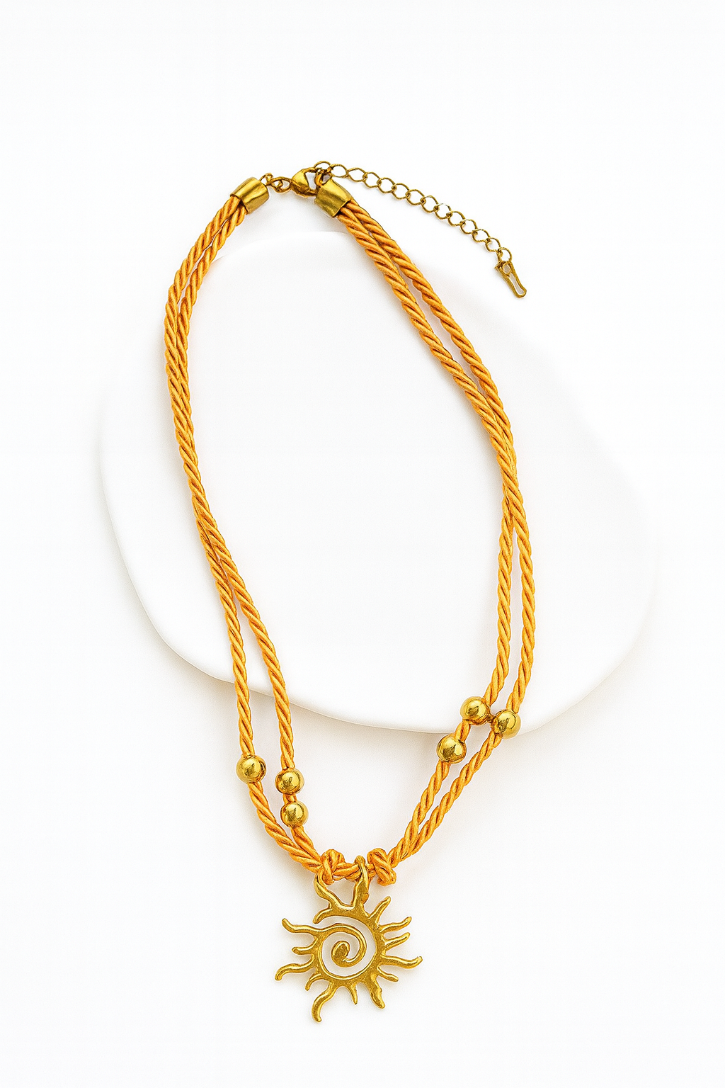 Collier Soleil Doré – Corde Torsadée Corail