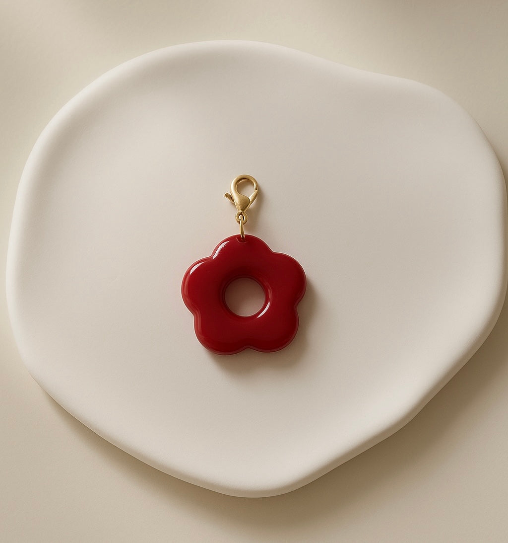 Charms fleur rouge grand modèle - pendentif élégant pour collier