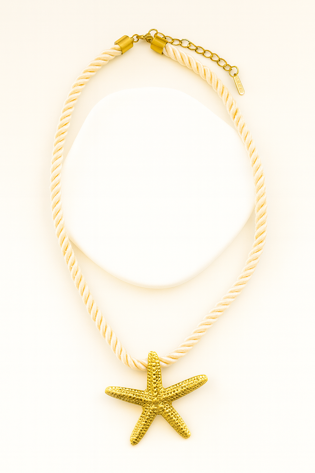 Collier Etoile Doré – Corde Torsadée Ivoire