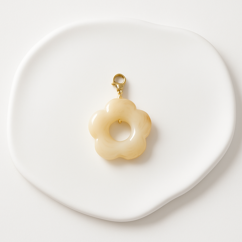 Charms fleur blanche grand modèle - pendentif élégant pour collier