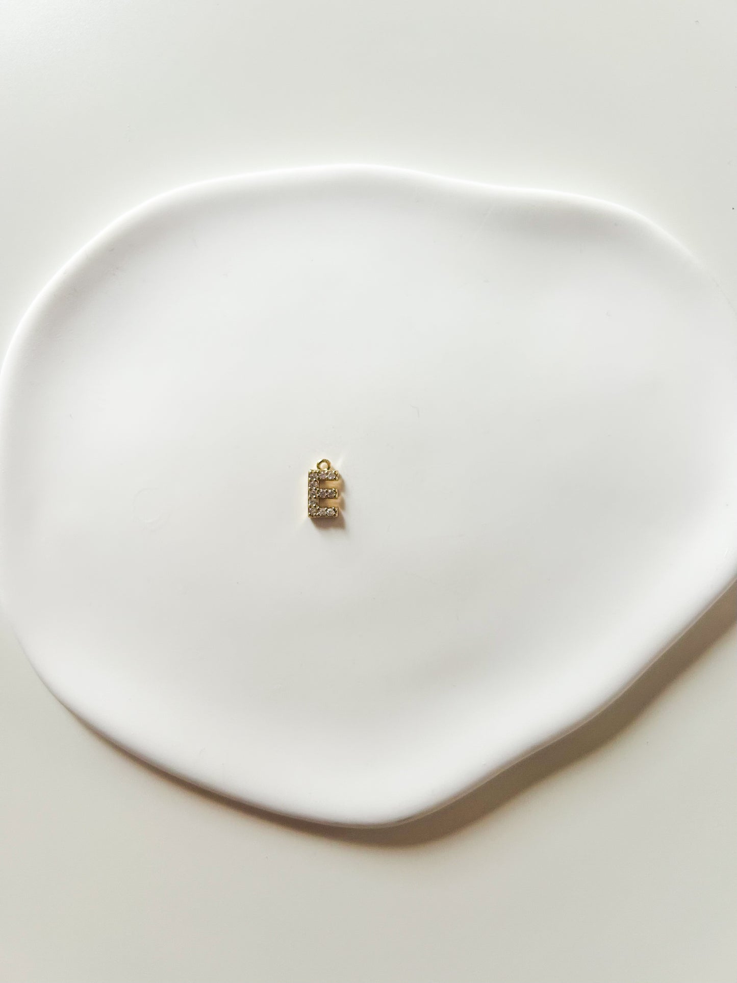 Charms Lettre E – Breloque Alphabet - Petite taille