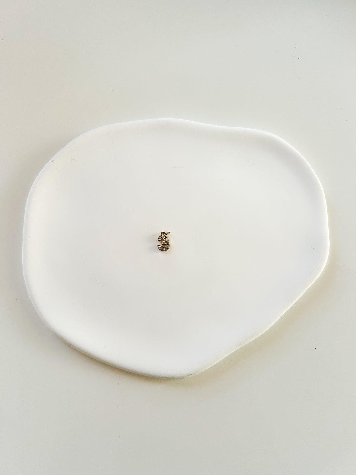 Charms pendentif lettre 3 doré avec strass