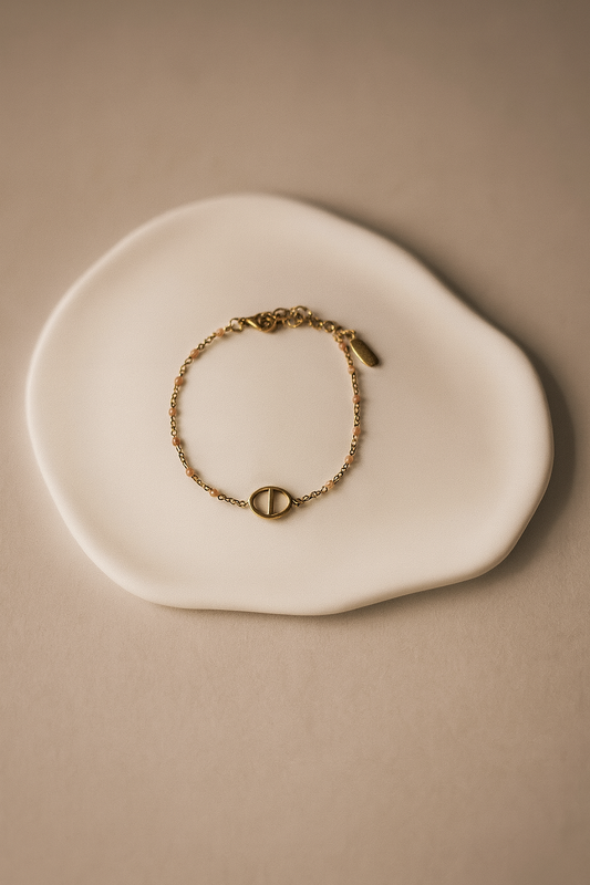 Bracelet minimaliste en perles dorée et rose clair