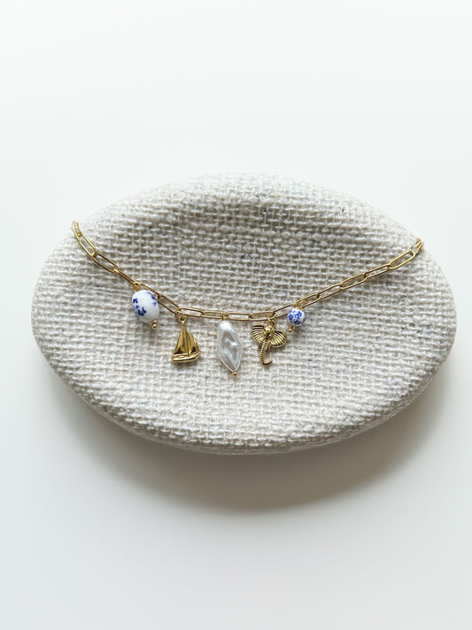 Bracelet Charms Dorés – Chaîne à Maillons & Perles Bleues