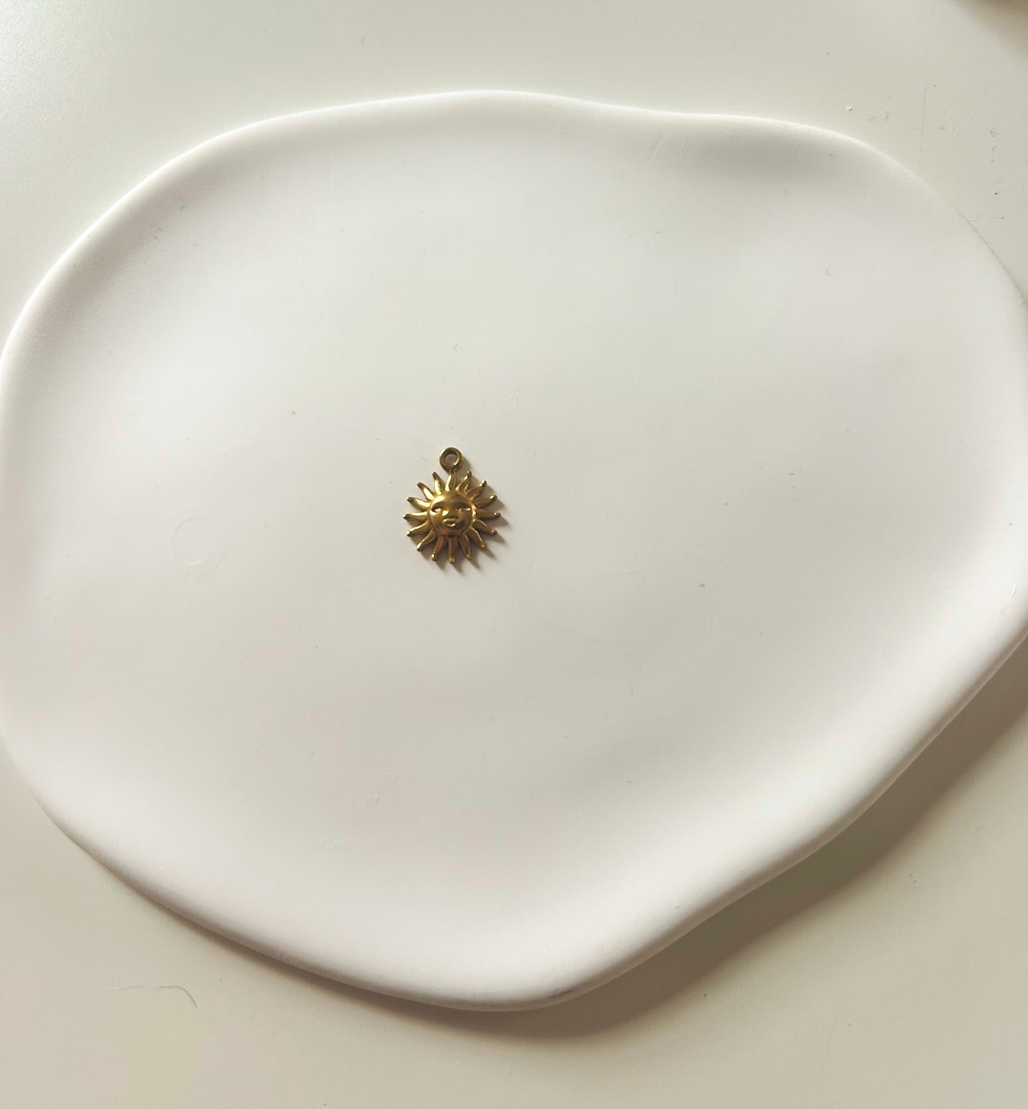 Charms petit soleil - Doré