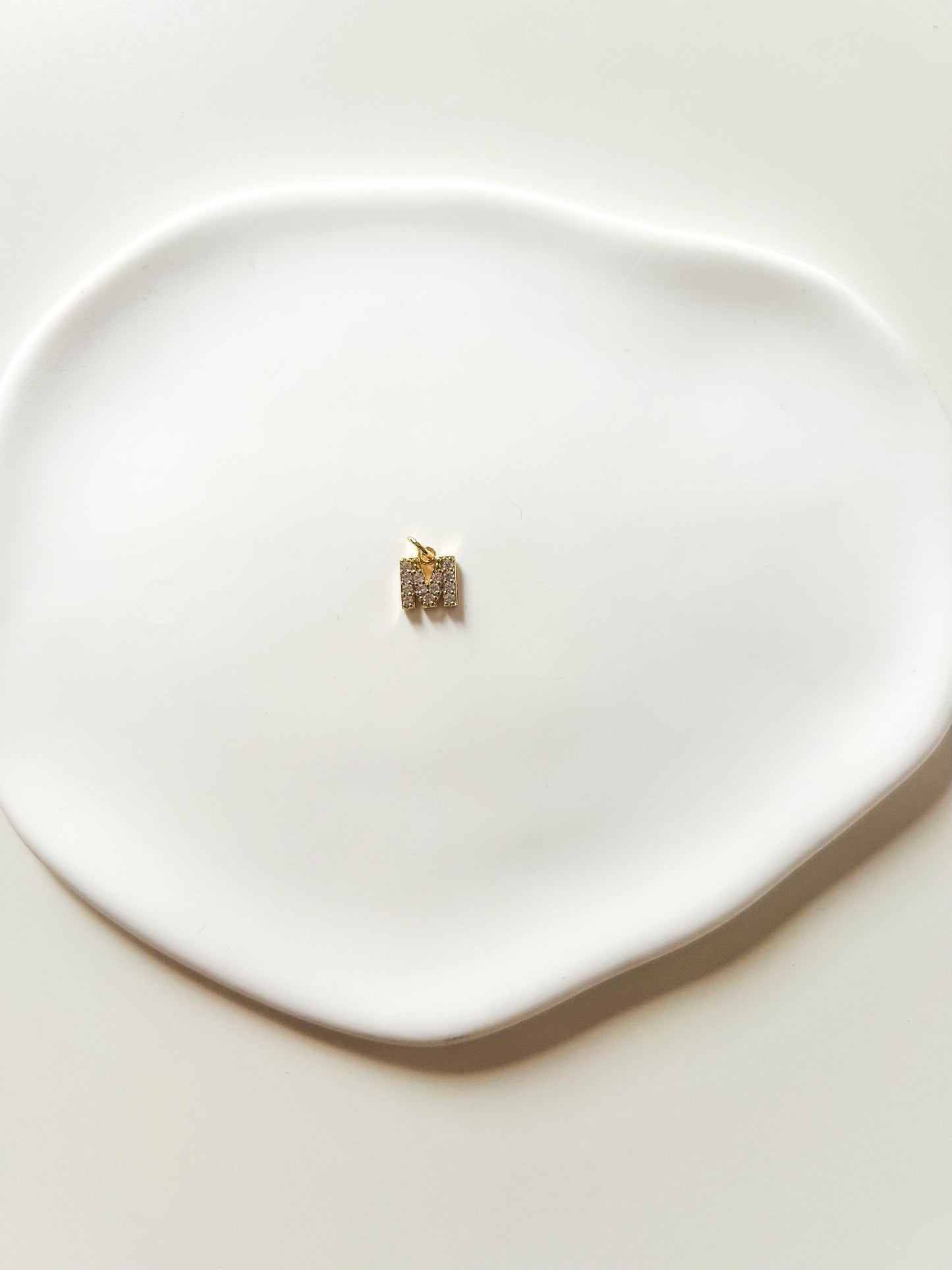 Charms Lettre M – Breloque Alphabet  - Petite taille