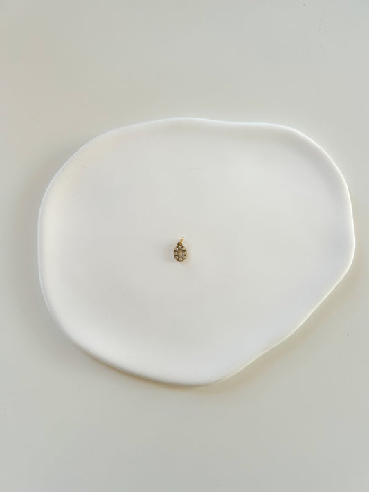 Charms pendentif lettre O doré avec strass