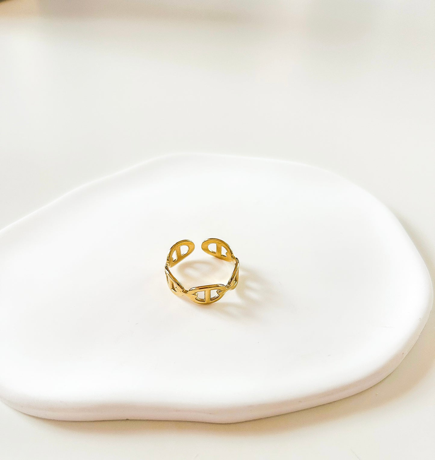 Bague dorée tressée