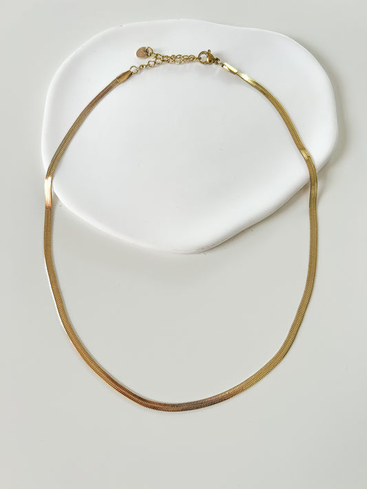 Collier maille dorée – chic & tendance